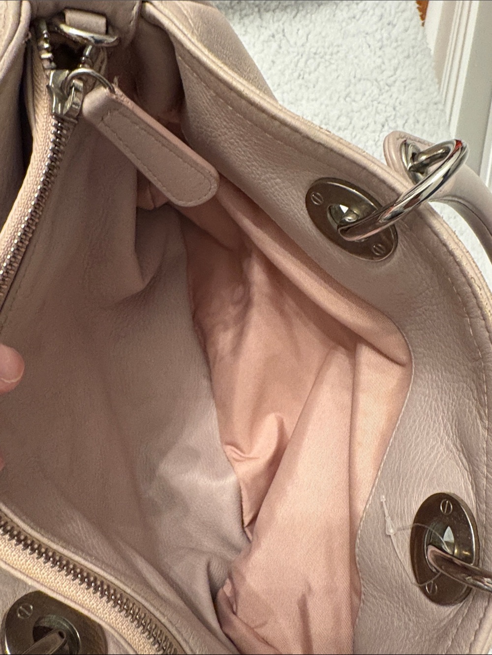 ⭐️Auth Christian Dior Pebbled Leather Boston Bowling Bag – Pale Blush Pink 2013 - Picture 7 of 17